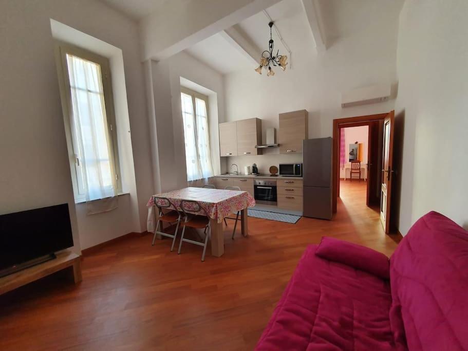 Stupenda Suite A Cagliari Piazza Galilei Exterior foto